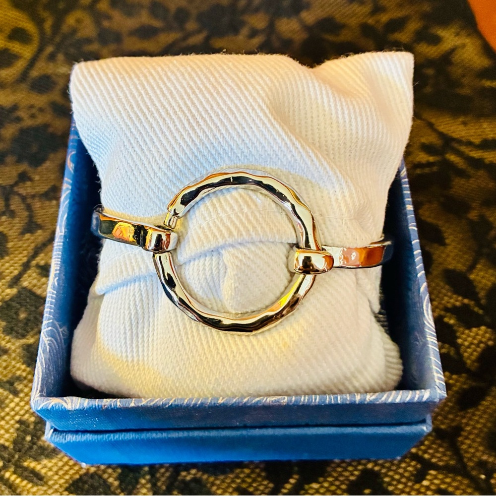 Elegant Silver Circle Bracelet